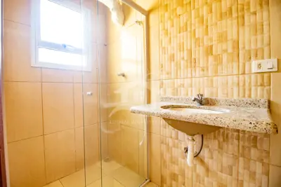 Casa - Térrea com 2 quartos (sendo 1 suite(s)) a 1500,00 metros praia.