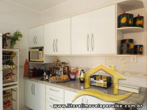 Casa - Térrea com 3 dormitórios (sendo 1 suite(s)) a 0,00 metros praia.