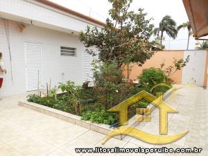 Casa - Térrea com 3 dormitórios (sendo 1 suite(s)) a 0,00 metros praia.