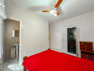 Casa - Sobrado com 4 quartos (sendo 1 suite(s)) a 0,00 metros praia.