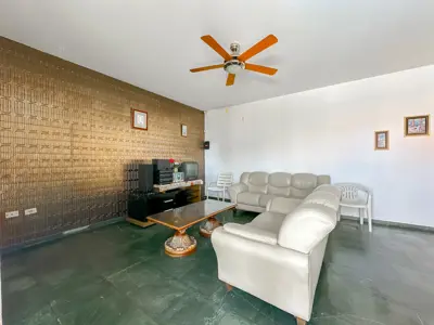 Casa - Sobrado com 4 quartos (sendo 1 suite(s)) a 0,00 metros praia.