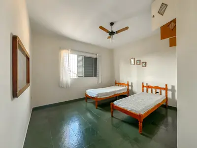 Casa - Sobrado com 4 quartos (sendo 1 suite(s)) a 0,00 metros praia.
