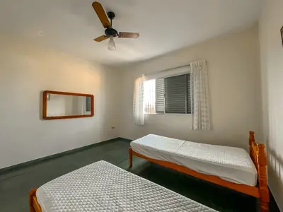 Casa - Sobrado com 4 quartos (sendo 1 suite(s)) a 0,00 metros praia.