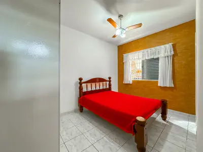 Casa - Sobrado com 4 quartos (sendo 1 suite(s)) a 0,00 metros praia.