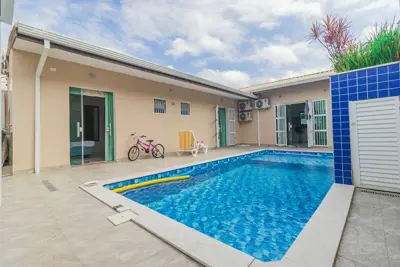 Casa para venda no bairro 137, em Peruíbe / SP.