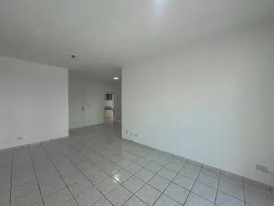 Apartamento - Alto com 3 quartos (sendo 1 suite(s)) a 500,00 metros praia.