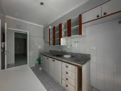 Apartamento - Alto com 3 quartos (sendo 1 suite(s)) a 500,00 metros praia.