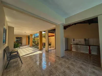 Apartamento - Alto com 3 quartos (sendo 1 suite(s)) a 500,00 metros praia.