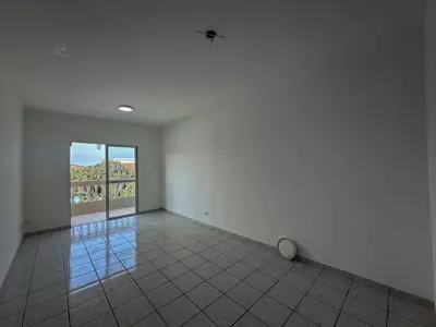 Apartamento - Alto com 3 quartos (sendo 1 suite(s)) a 500,00 metros praia.