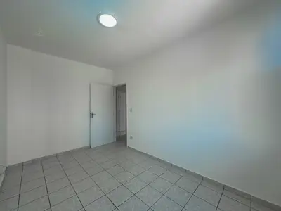 Apartamento - Alto com 3 quartos (sendo 1 suite(s)) a 500,00 metros praia.