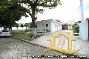 Casa - Térrea com 4 dormitórios (sendo 2 suite(s)) a 0,00 metros praia.