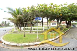 Casa - Térrea com 4 dormitórios (sendo 2 suite(s)) a 0,00 metros praia.