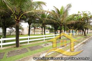 Casa - Térrea com 4 dormitórios (sendo 2 suite(s)) a 0,00 metros praia.