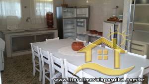 Casa - Térrea com 4 dormitórios (sendo 2 suite(s)) a 0,00 metros praia.