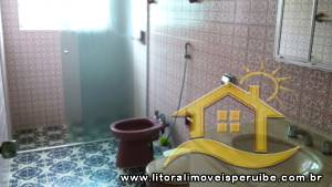Casa - Térrea com 4 dormitórios (sendo 2 suite(s)) a 0,00 metros praia.