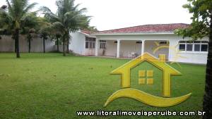 Casa - Térrea com 4 dormitórios (sendo 2 suite(s)) a 0,00 metros praia.