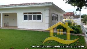 Casa - Térrea com 4 dormitórios (sendo 2 suite(s)) a 0,00 metros praia.