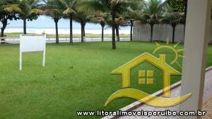 Casa - Térrea com 4 dormitórios (sendo 2 suite(s)) a 0,00 metros praia.