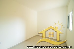 Casa - Sobreposta / alto com 2 dormitórios (sendo 1 suite(s)) a 1500 metros praia.