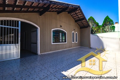 Casa - Térrea com 3 dormitórios (sendo 1 suite(s)) a 1100,00 metros praia.