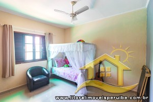 Casa - Térrea com 3 dormitórios (sendo 1 suite(s)) a 1100,00 metros praia.