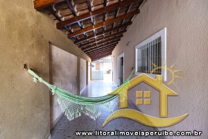 Casa - Térrea com 3 dormitórios (sendo 1 suite(s)) a 1100,00 metros praia.