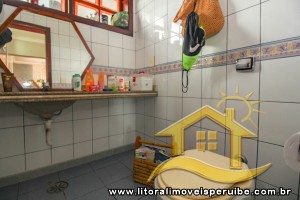Casa - Sobrado com 5 quartos (sendo 5 suite(s)) a 0,00 metros praia.