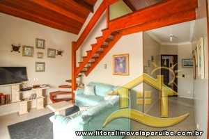 Casa - Sobrado com 5 quartos (sendo 5 suite(s)) a 0,00 metros praia.