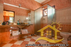 Casa - Sobrado com 5 quartos (sendo 5 suite(s)) a 0,00 metros praia.