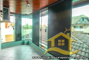 Casa - Sobrado com 5 quartos (sendo 5 suite(s)) a 0,00 metros praia.