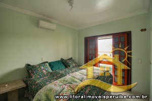 Casa - Sobrado com 5 quartos (sendo 5 suite(s)) a 0,00 metros praia.