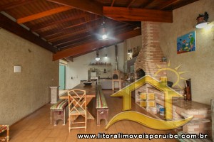 Casa - Sobrado com 5 quartos (sendo 5 suite(s)) a 0,00 metros praia.