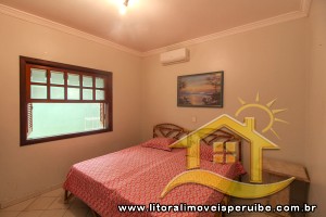 Casa - Sobrado com 5 quartos (sendo 5 suite(s)) a 0,00 metros praia.