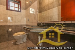 Casa - Sobrado com 5 quartos (sendo 5 suite(s)) a 0,00 metros praia.