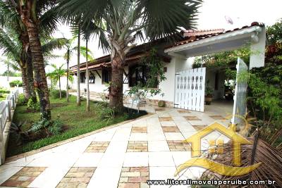 Casa - Térrea com piscina com 3 dormitórios (sendo 1 suite(s)) a 0,00 metros praia.