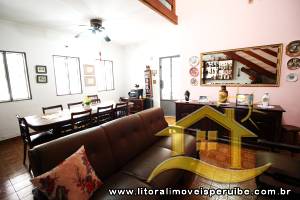 Casa - Sobrado com 5 quartos (sendo 2 suite(s)) a 0,00 metros praia.