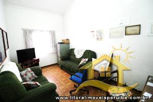 Casa - Sobrado com 5 quartos (sendo 2 suite(s)) a 0,00 metros praia.