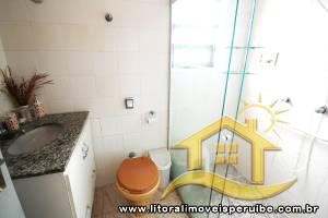 Casa - Sobrado com 5 quartos (sendo 2 suite(s)) a 0,00 metros praia.