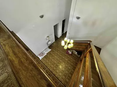 Casa - Sobrado com 5 quartos (sendo 2 suite(s)) a 0,00 metros praia.