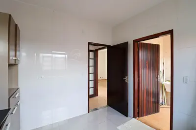 Casa - Térrea com 3 quartos (sendo 1 suite(s)) a 800,00 metros praia.
