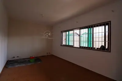 Casa - Térrea com 3 quartos (sendo 1 suite(s)) a 800,00 metros praia.