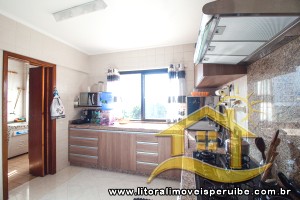 Apartamento - Amplo com 3 dormitórios (sendo 3 suite(s)) a 300,00 metros praia.