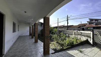 Casa - Sobrado com 4 quartos (sendo 2 suite(s)) a 0,00 metros praia.