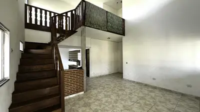Casa - Sobrado com 4 quartos (sendo 2 suite(s)) a 0,00 metros praia.