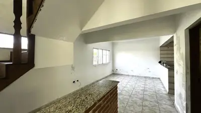Casa - Sobrado com 4 quartos (sendo 2 suite(s)) a 0,00 metros praia.