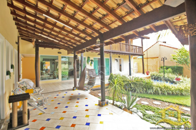 Casa - Sobrado com 7 dormitórios (sendo 7 suite(s)) a 750,00 metros praia.