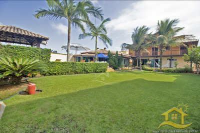 Casa - Sobrado com 7 dormitórios (sendo 7 suite(s)) a 750,00 metros praia.