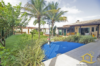 Casa - Sobrado com 7 dormitórios (sendo 7 suite(s)) a 750,00 metros praia.