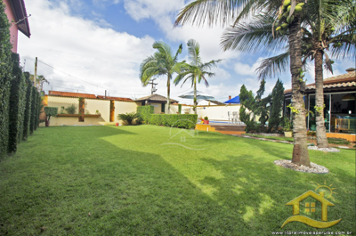 Casa - Sobrado com 7 dormitórios (sendo 7 suite(s)) a 750,00 metros praia.