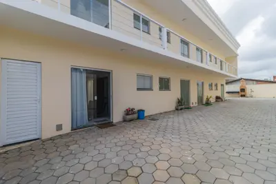 Apartamento - Térreo com 1 quartos (sendo 0 suite(s)) a 1600,00 metros praia.